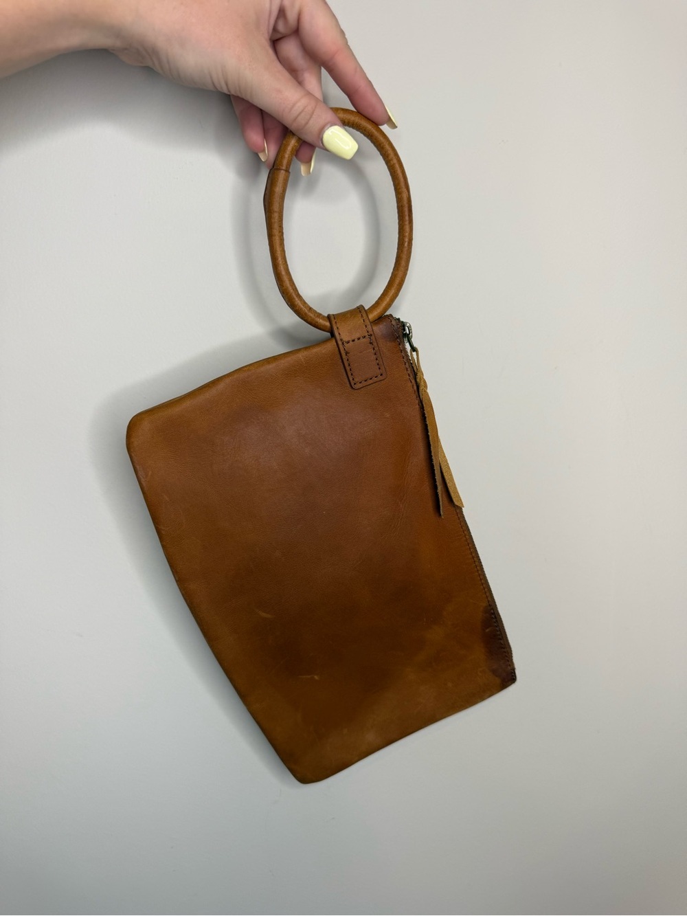 Circular Handle Tan Leather Wristlet
